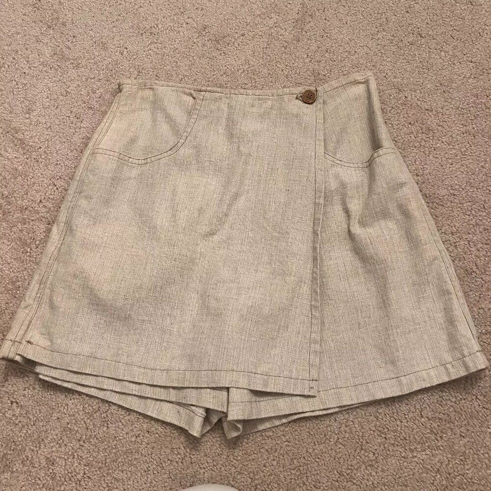 Switch U.S.A. Junior Size 5. Linen/Cotton Skort. Pockets. Cream. B98